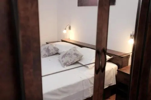 Apartman Tone