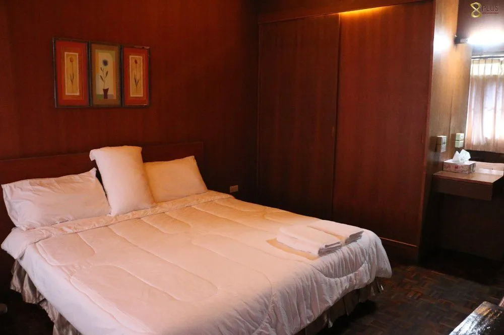 8 Plus Hotel