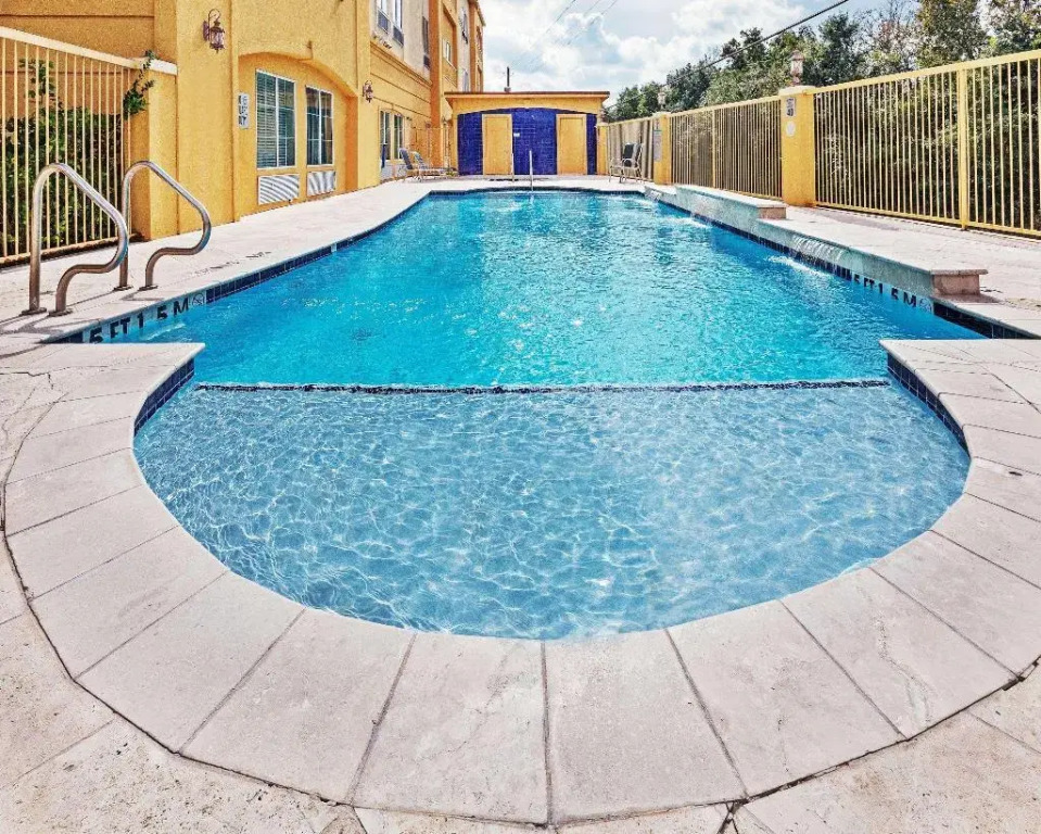 La Quinta by Wyndham Alvin