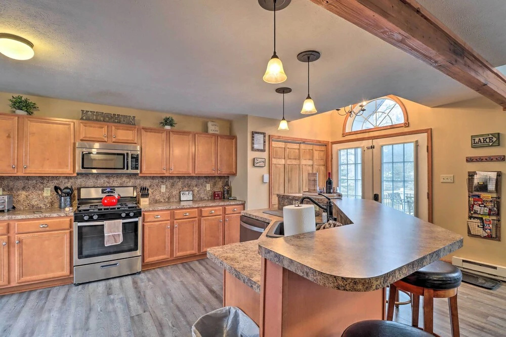Near Lake & Hiking: Pocono Home w/ Hot Tub