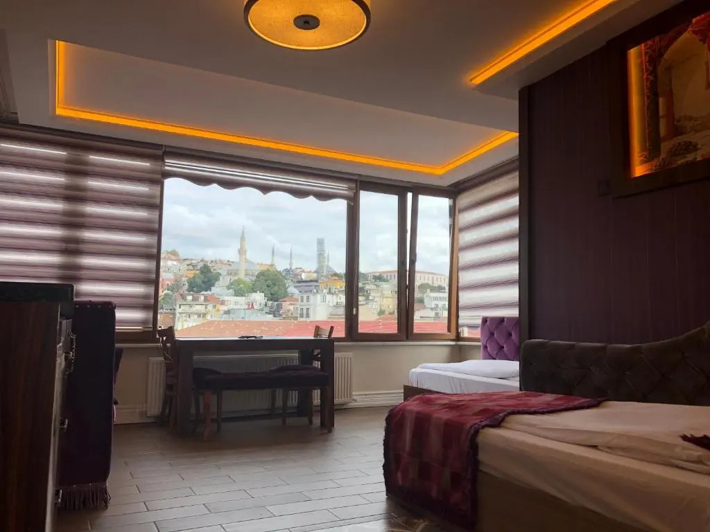 Rose Mansion by Otantik Suites