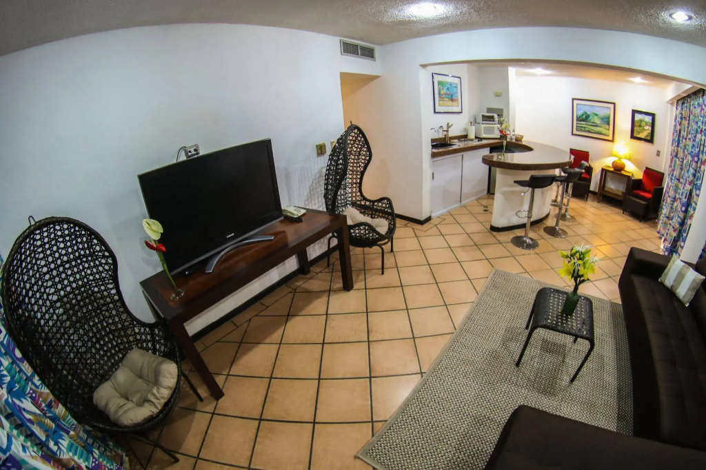 Hotel California Playa El Yaque