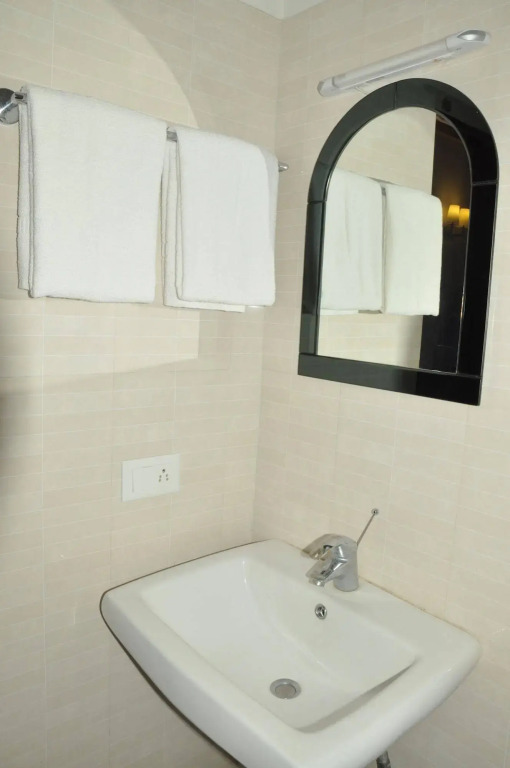 Orange Suites Airport Transit Stay