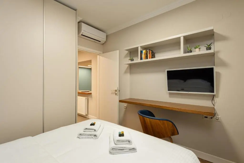 Urban chic 2bdrm aptmt close to the city centre