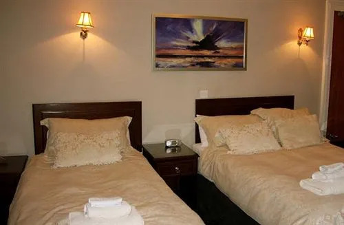 Wood Lodge Hotel