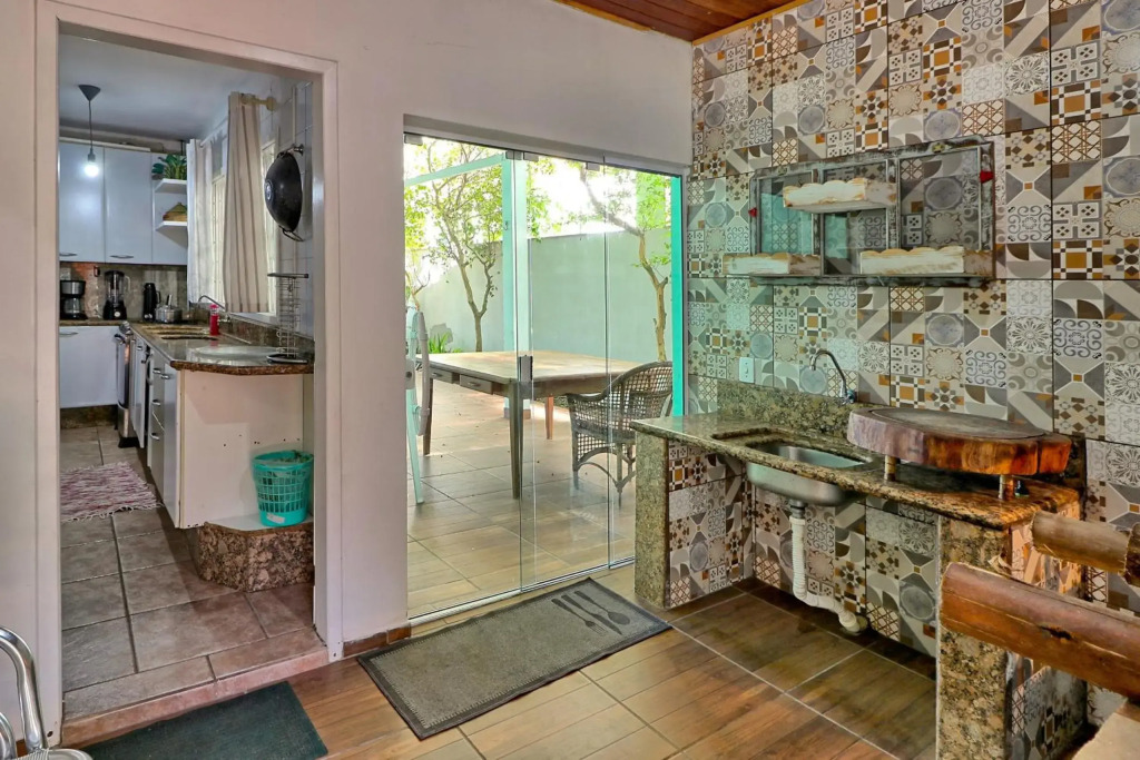 Casa 93 passos praia forno pizza lenha PalmasBNB