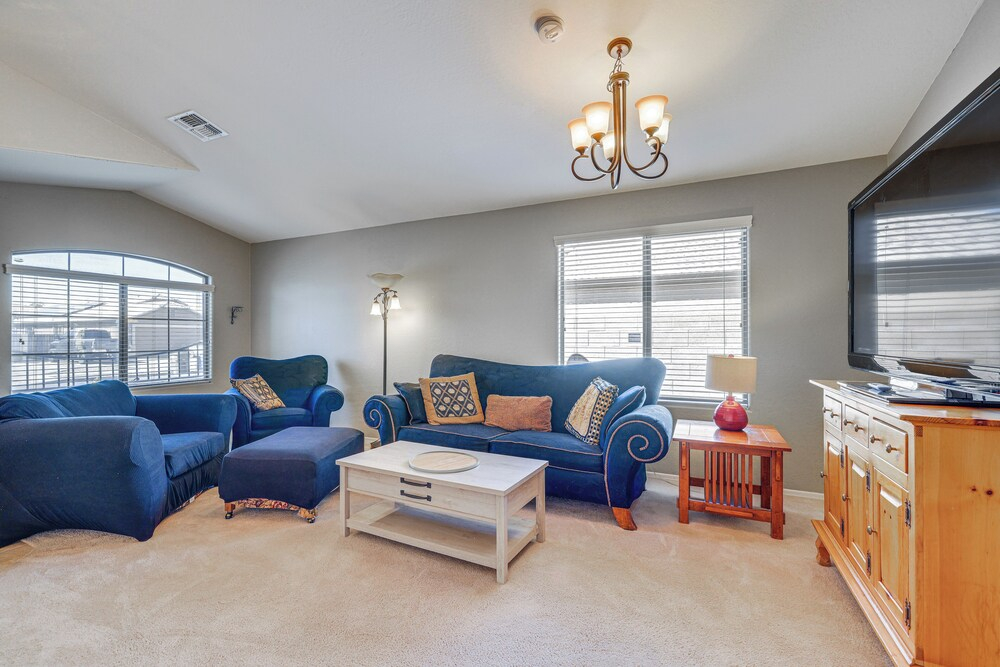 Swim, Golf, Unwind! Queen Creek Home w/ Patio