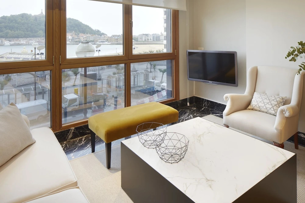 Playa de La Concha 5 Apartment by FeelFree Rentals