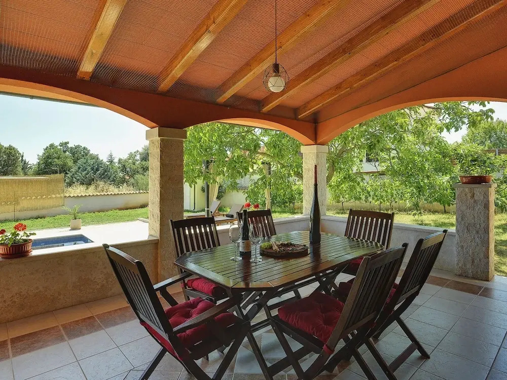Villa in Peroj with Private Pool & Near Beach