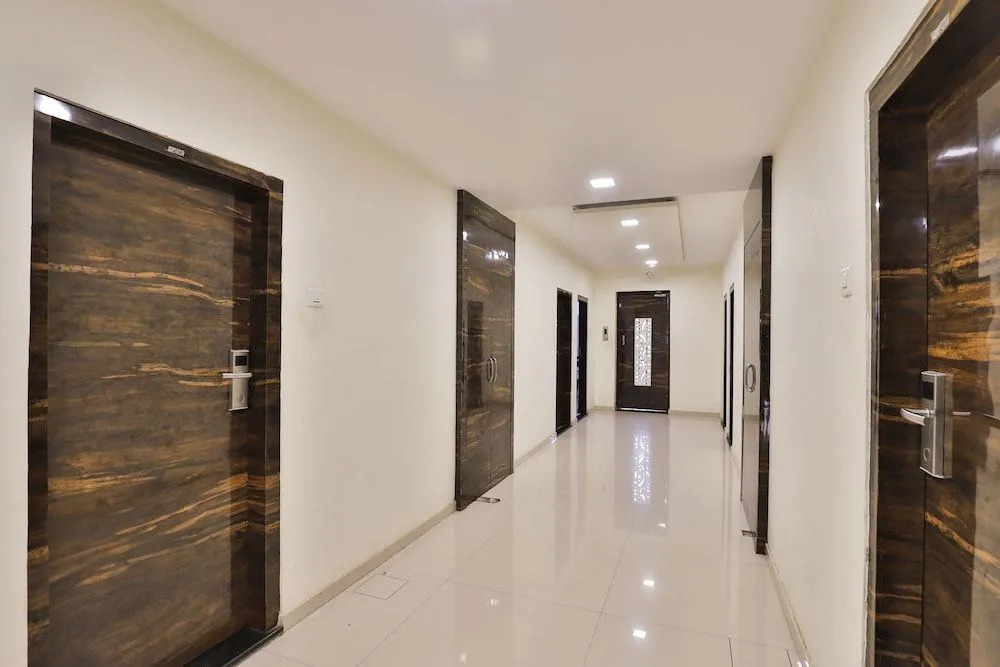 OYO 27633 Hotel Dan