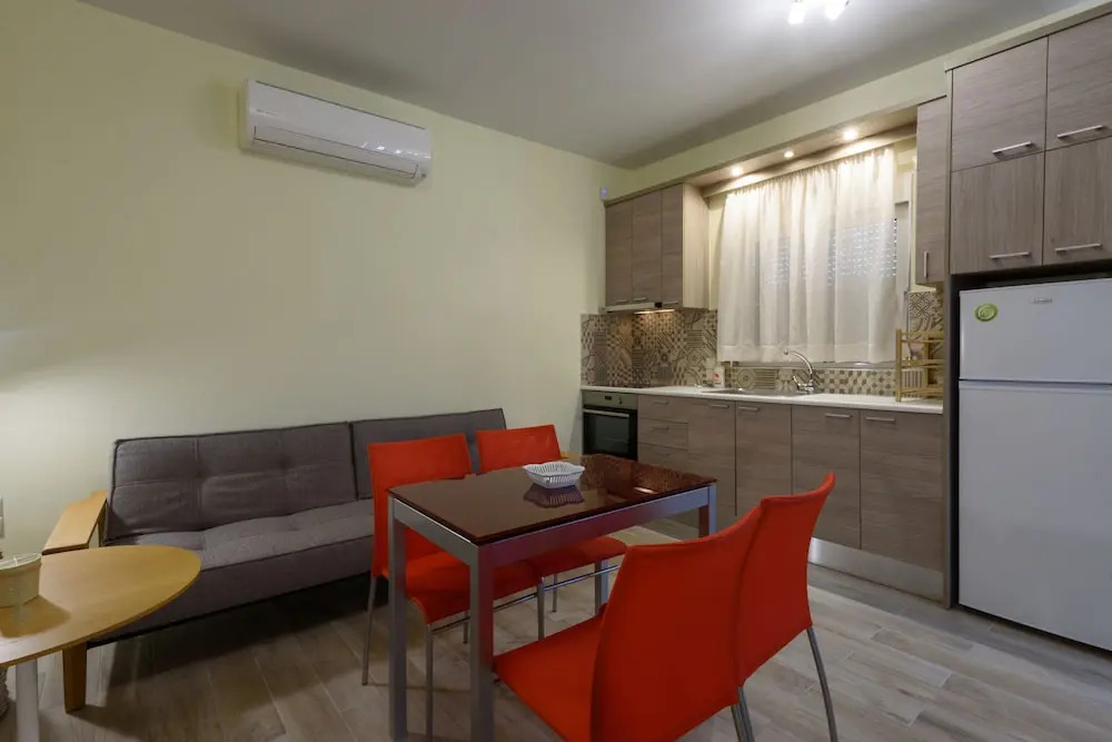 Dimitra Villa