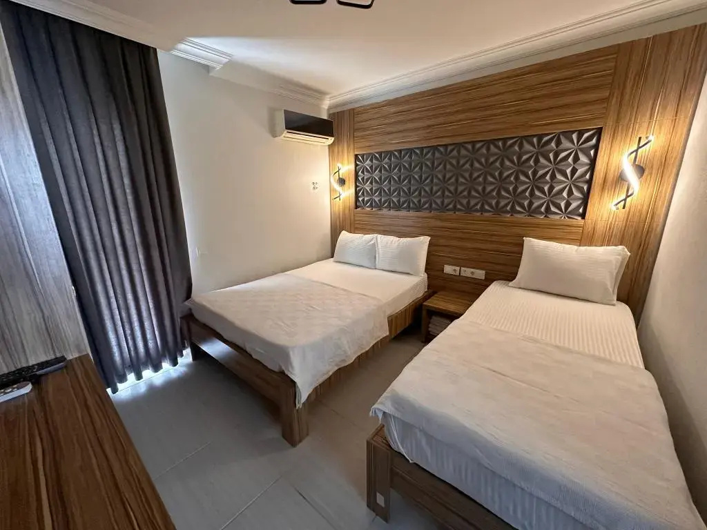 Royal Ezel Hotel