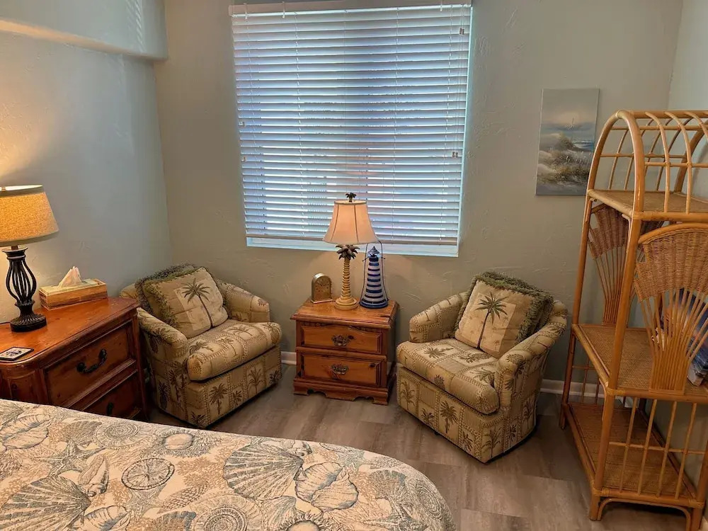 Welcome to Sandpiper Beachfront Condo. Cozy 1-bed in JAX Beach, Perfect for Couples! Pet-friendly!