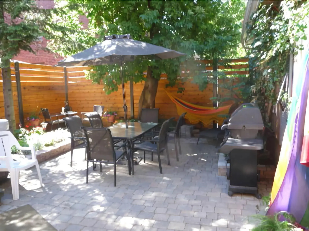Maison Des Jardins B & B