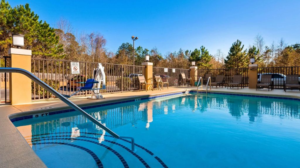 Best Western Plus Blue Angel Inn