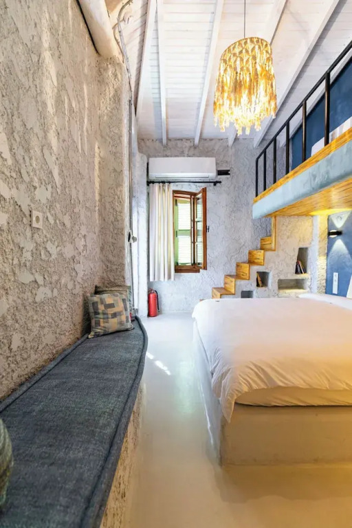 Chi House