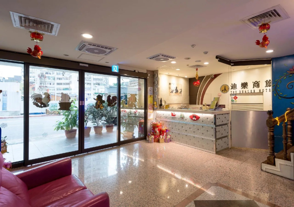 Dealer Hotel