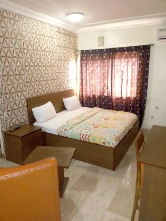 Brentwood Hotel