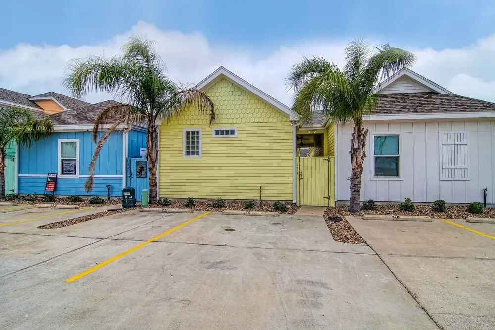Sun Castle Pb221 3 Bedrooms 3 Bathrooms Condo