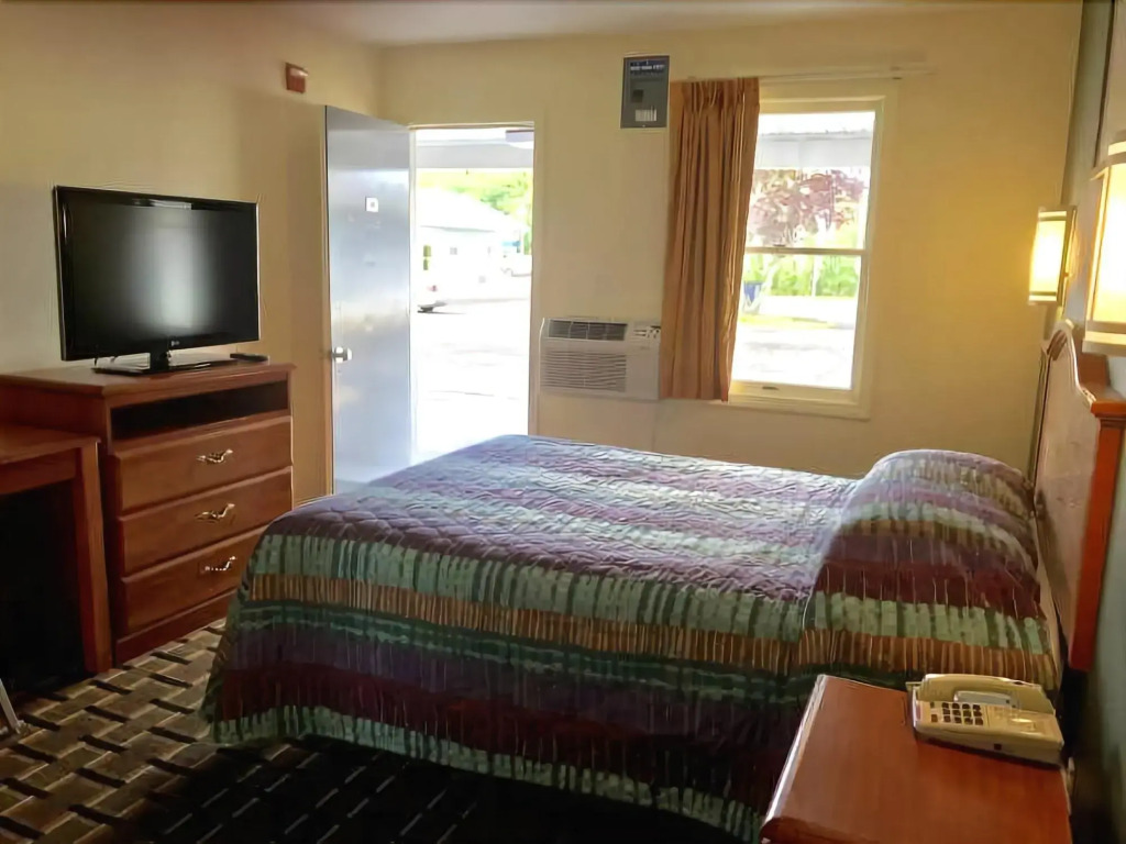 Shangri-La Motel