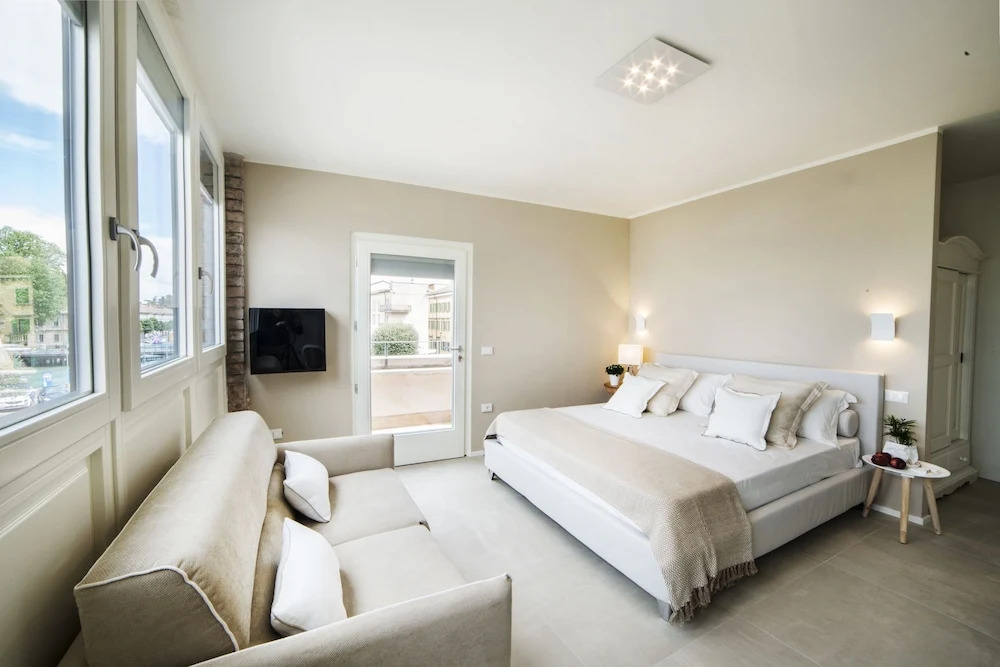 Riviera Carducci Rooms