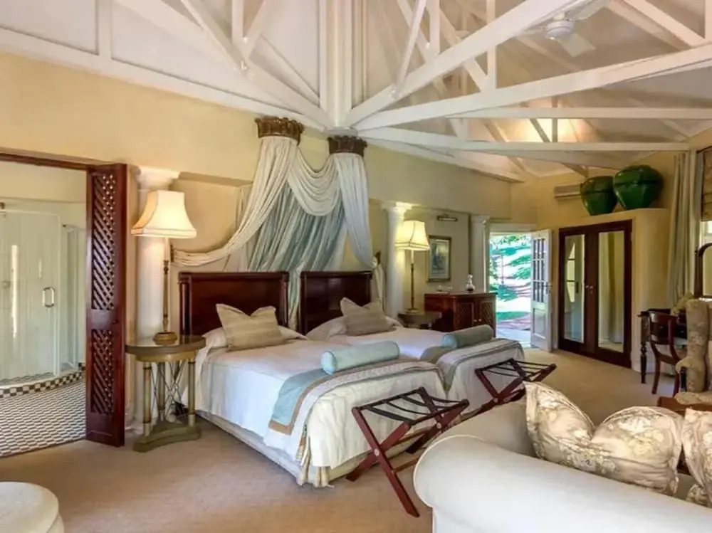 Blue Mountain Luxury Lodge