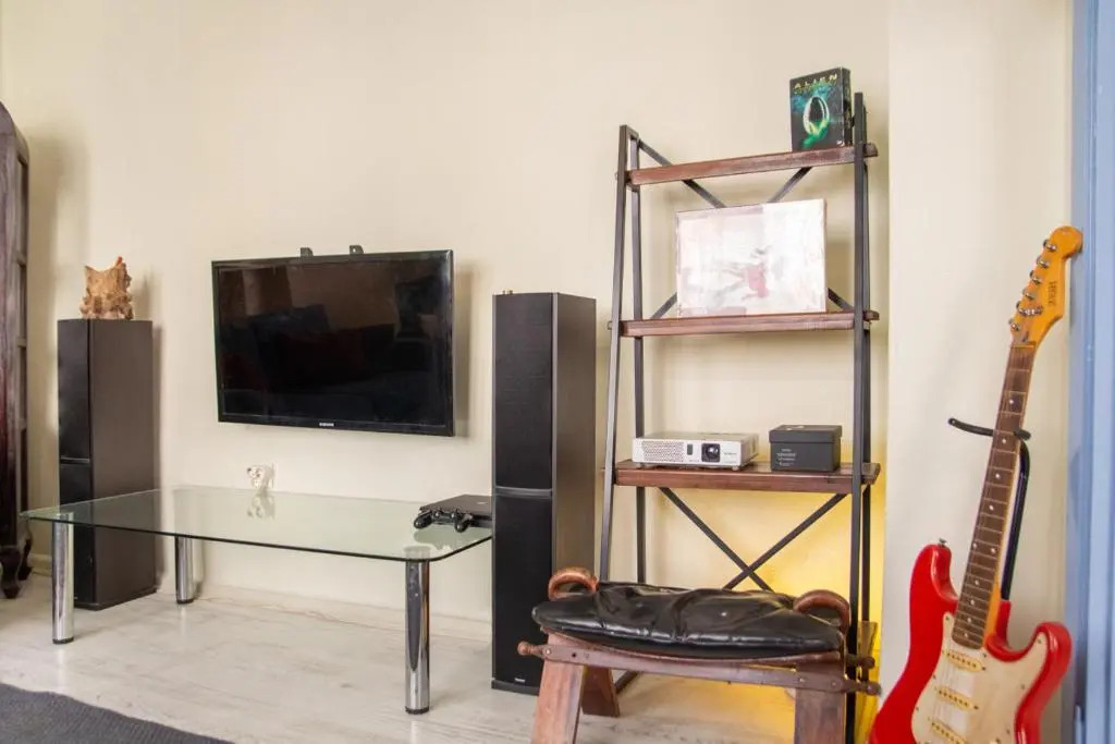 Vibrant and Central Flat in Karsiyaka Near Sea