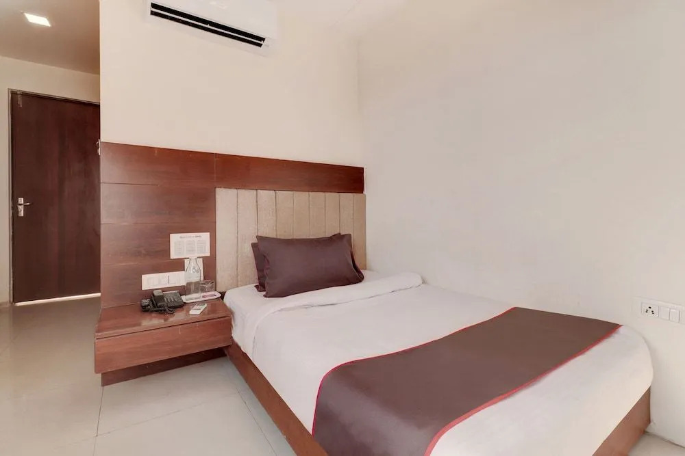 OYO Flagship 17196 Hotel Metro Inn