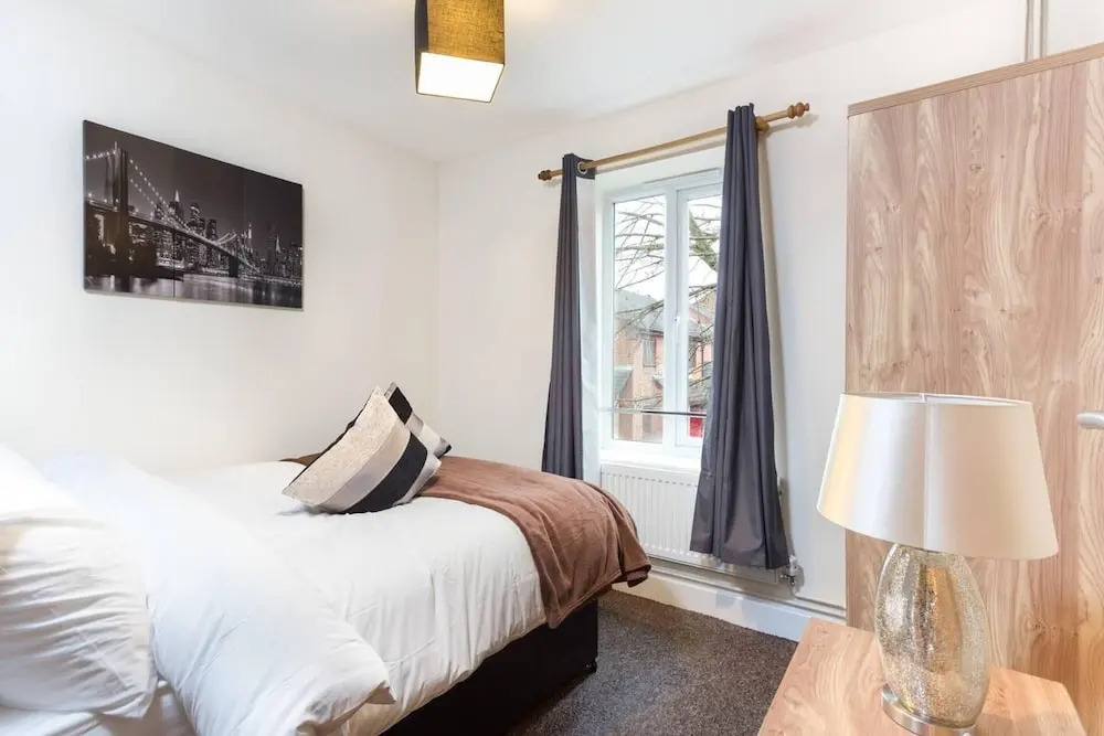 Impeccable 2-bed Apartment in Derby, England