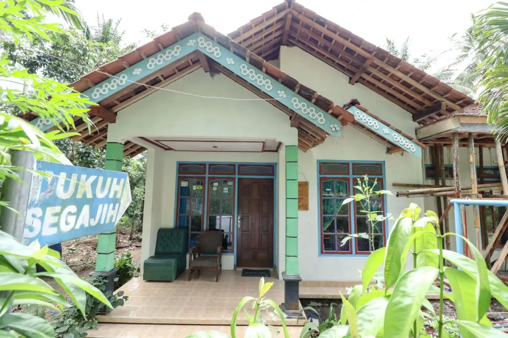 Homestay Mbah Parni By Zuzu