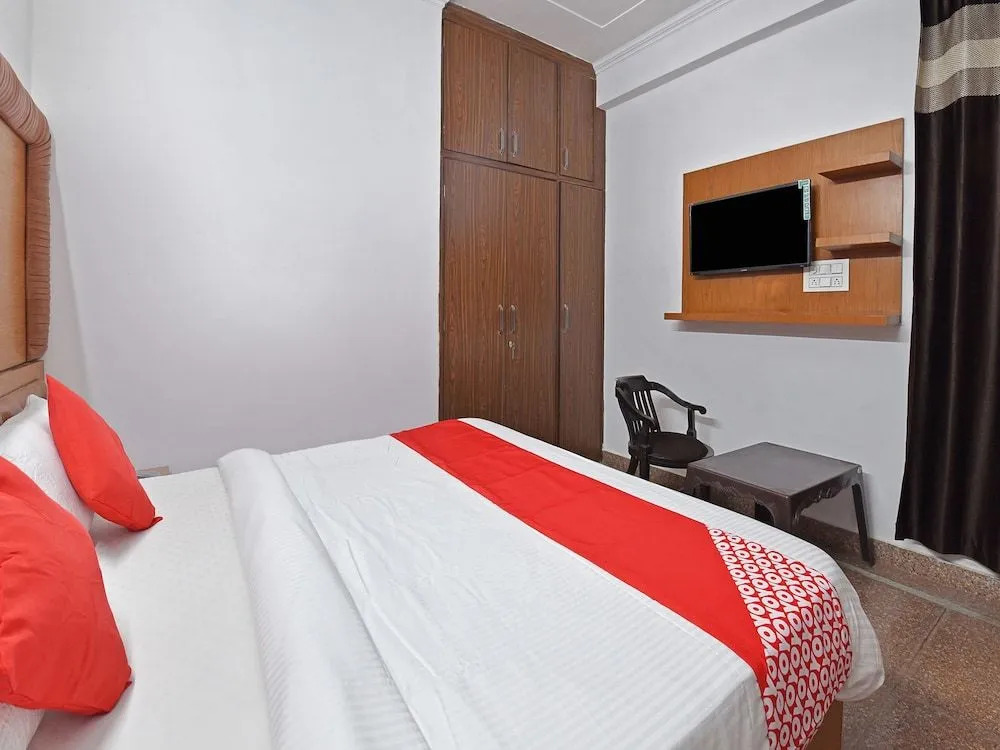 Oyo 19525 Rg Corporate Suites