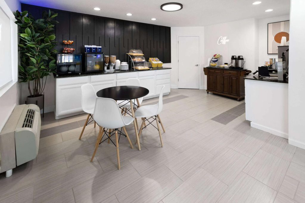 Days Inn by Wyndham Acworth