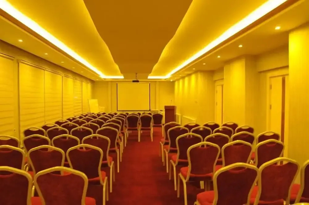 Hotel Izgi Turhan