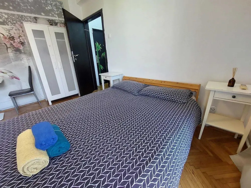 amzei square Apt