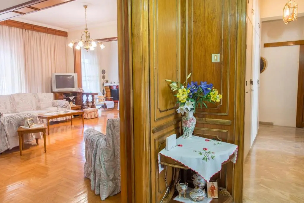 Apartment Βυρωνος