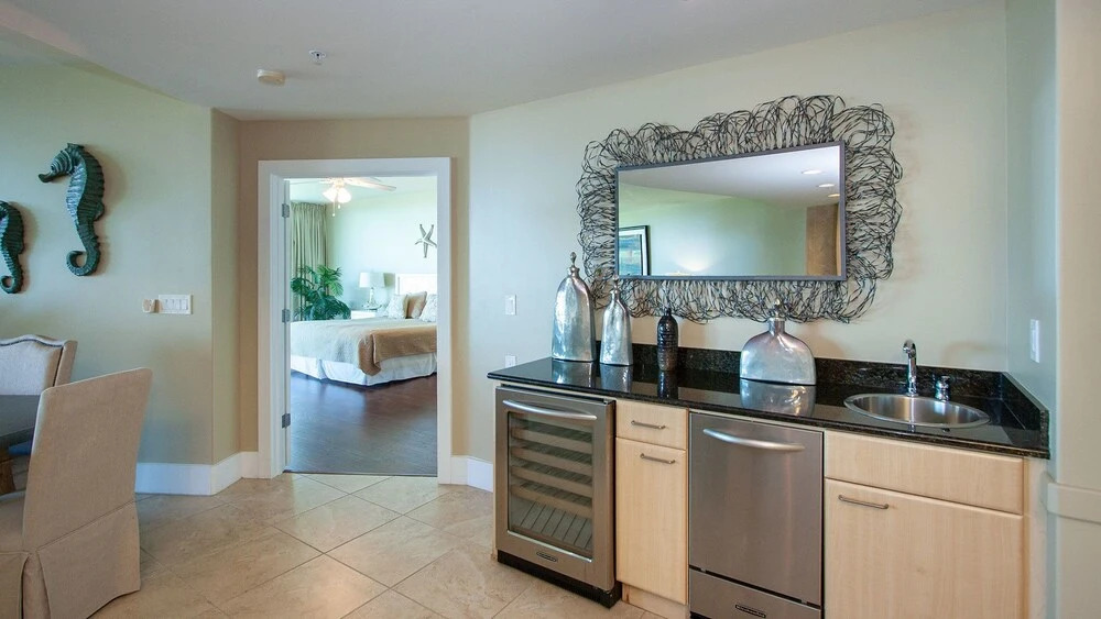 Two Bedroom Condo Stunning Views - Unit Crc0216