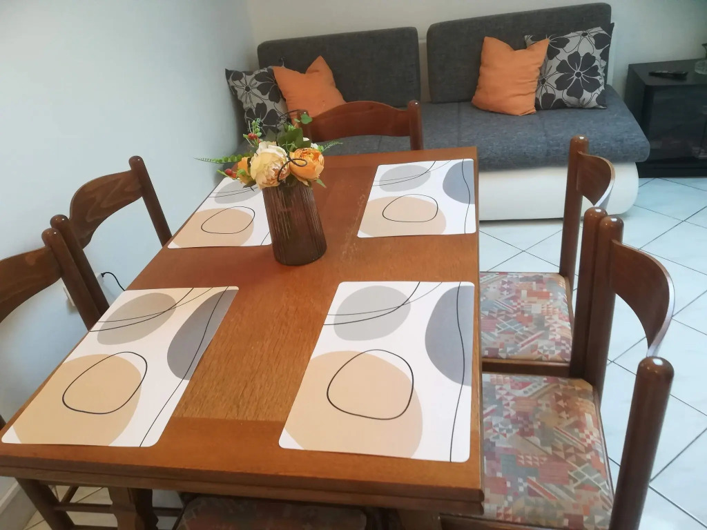 Comfortable Apartment With Balcony In A Quiet Area 60 Meters From The Beach