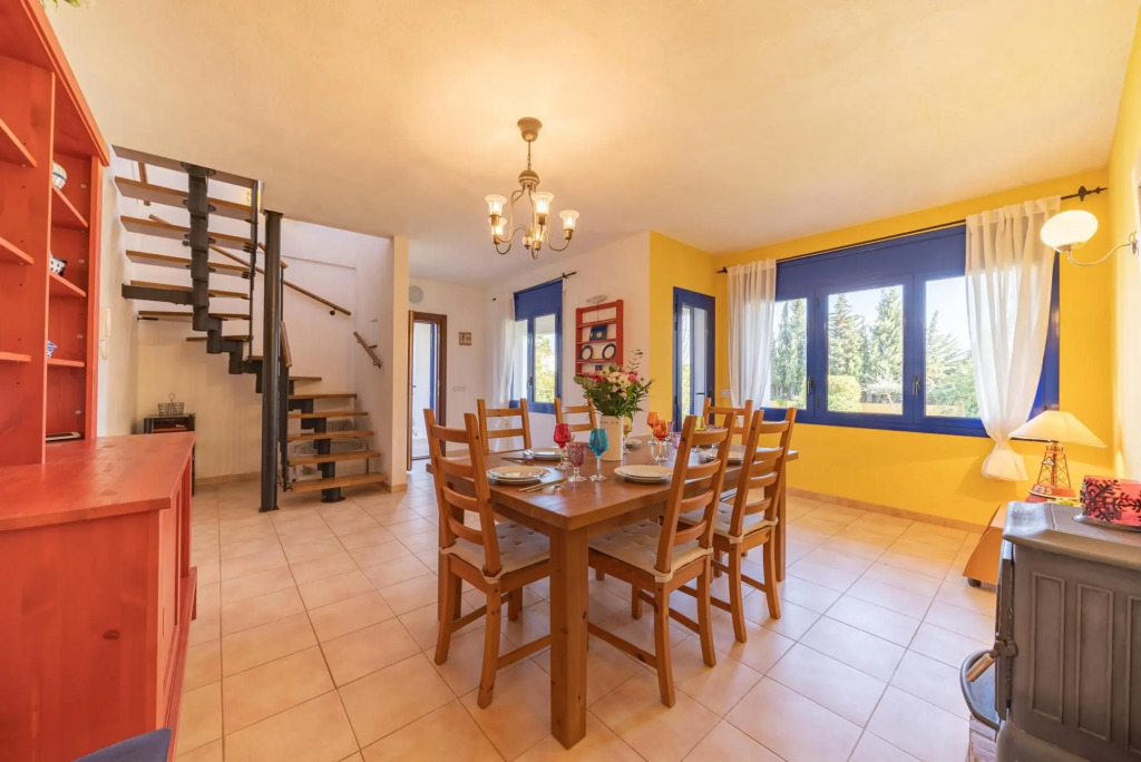 Sol in L'Escala with 4 bedrooms and 3 bathrooms