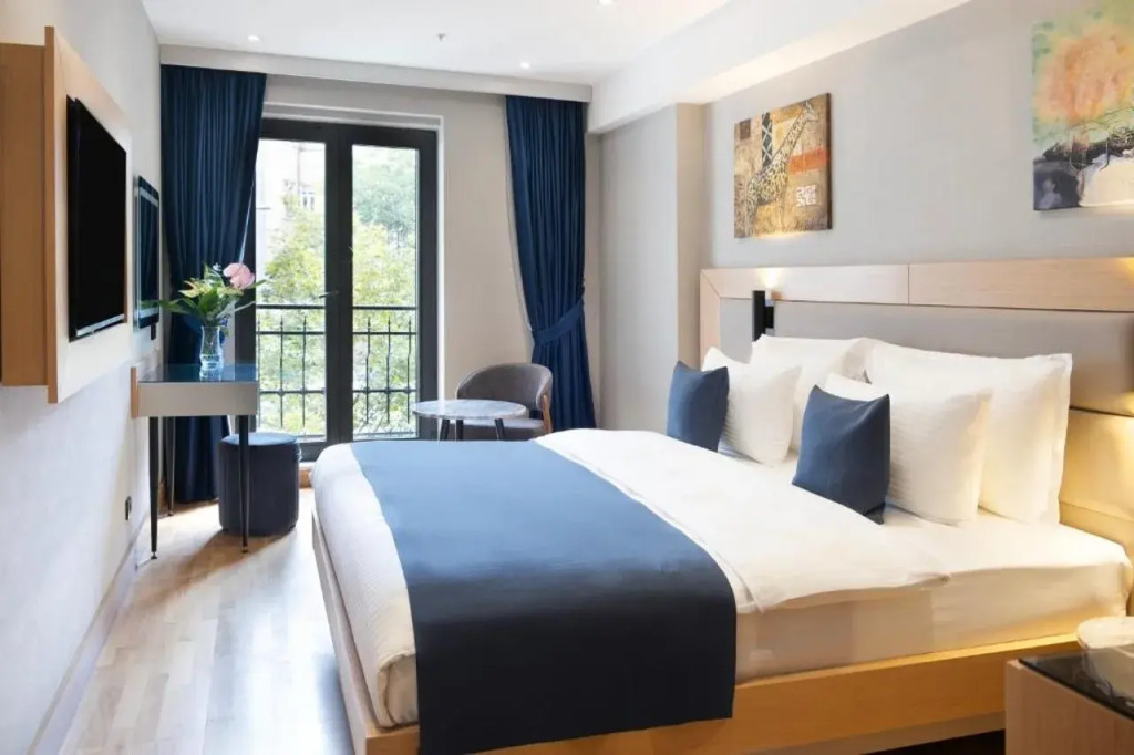 Istanbul Taksim Pera Star Hotel - Istiklal Street