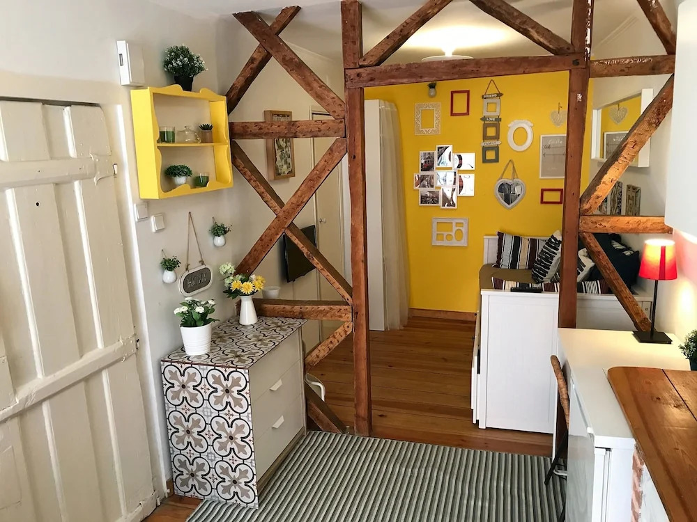Typical studio in great location Tram 28