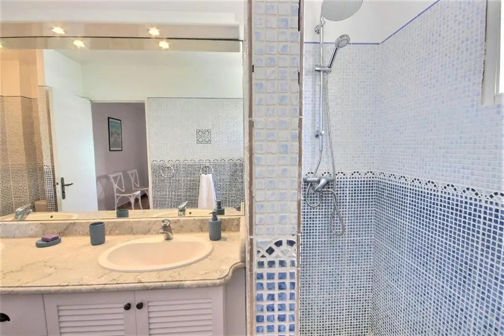 Villa Carib Turquoise : 4 ch, grande piscine, vue sur Sainte-Lucie