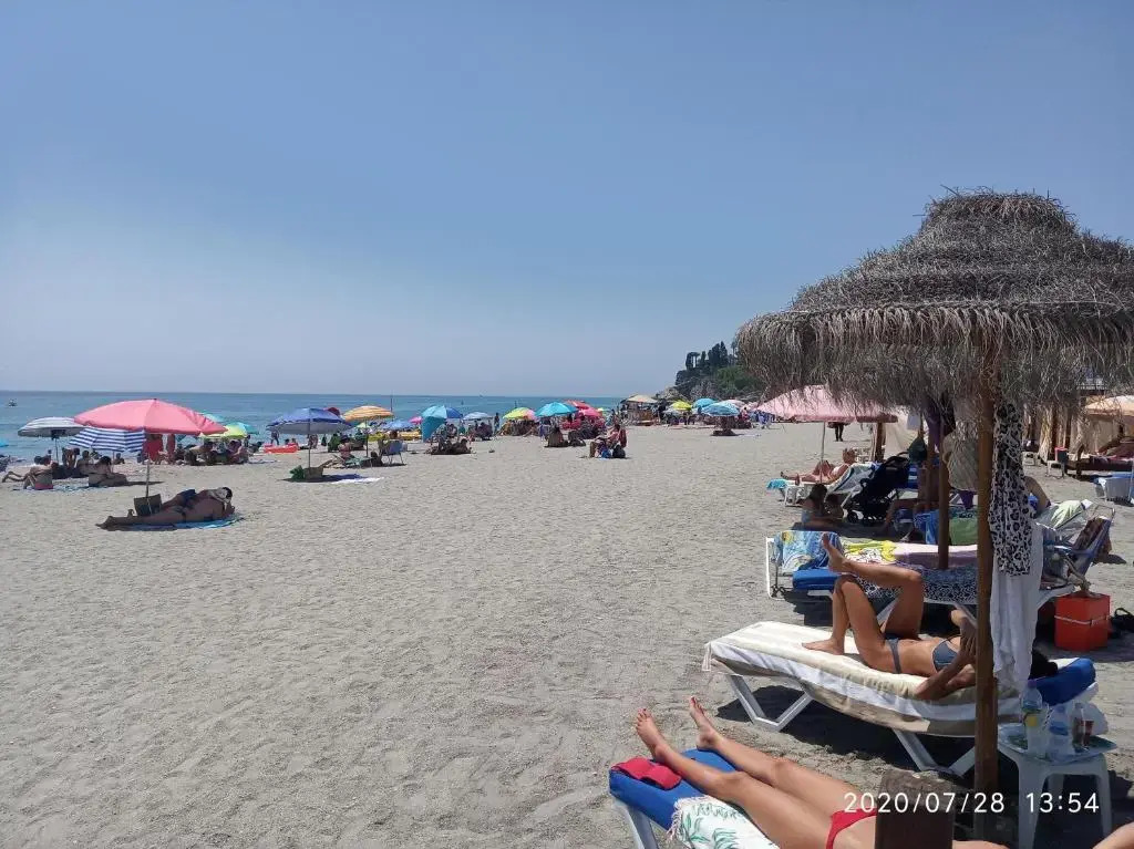 Nerja 1ª linea de Playa de Burriana , terraza grande al mar