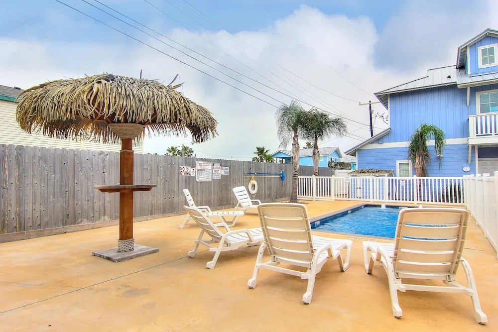 Abalone Cottage 4 by RedAwning