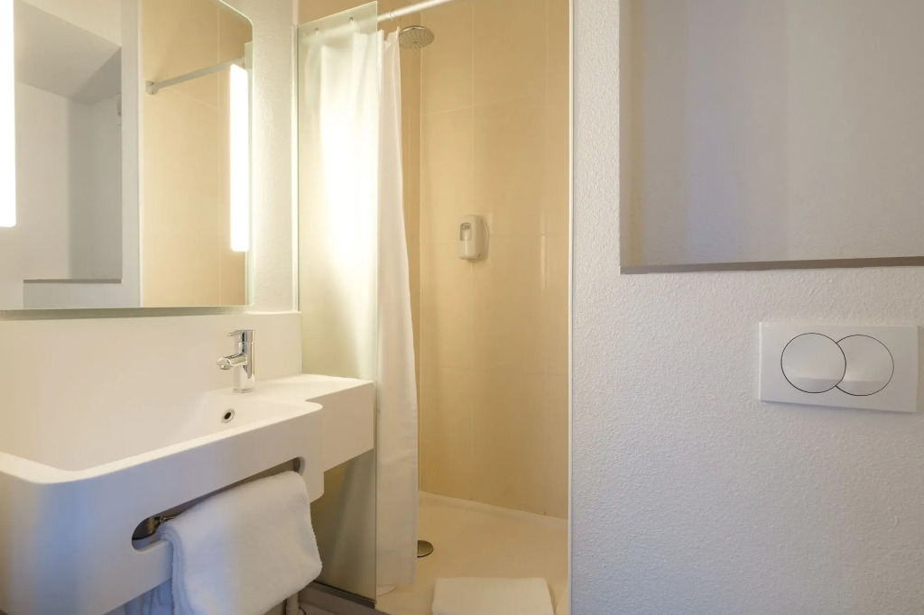 B&B HOTEL Lille Tourcoing Centre