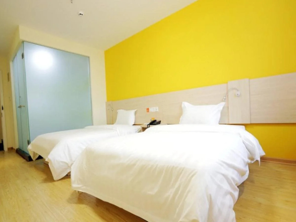 7Days Inn Nanjing Tianyin Avenue Metro Station