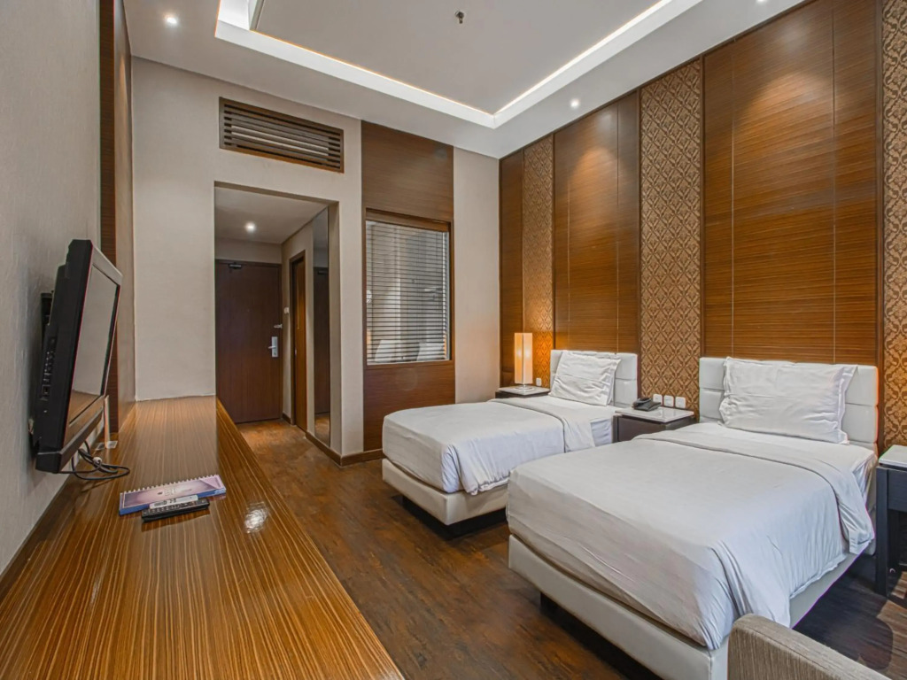 Grand Arjuna Hotel