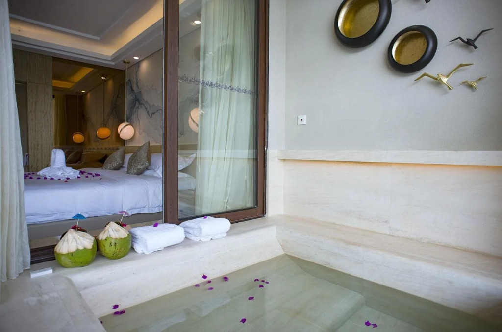 Hainan Mount Qixian Tang Hotel