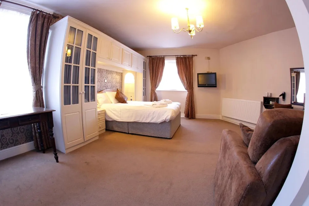 White Hart Hotel by Marton's Inns