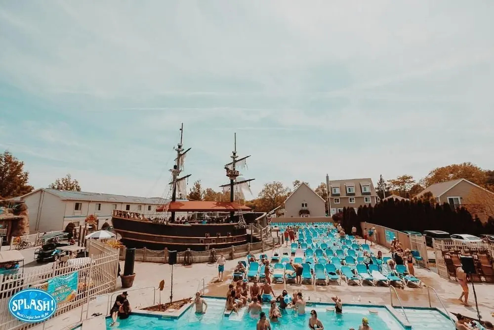 Grand Islander Hotel