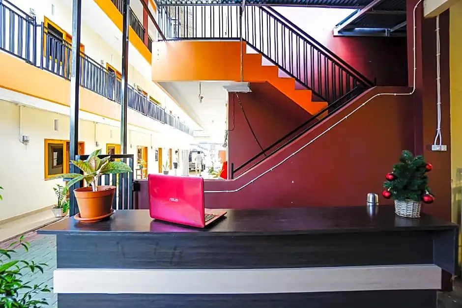 OYO 1720 A2b Residence